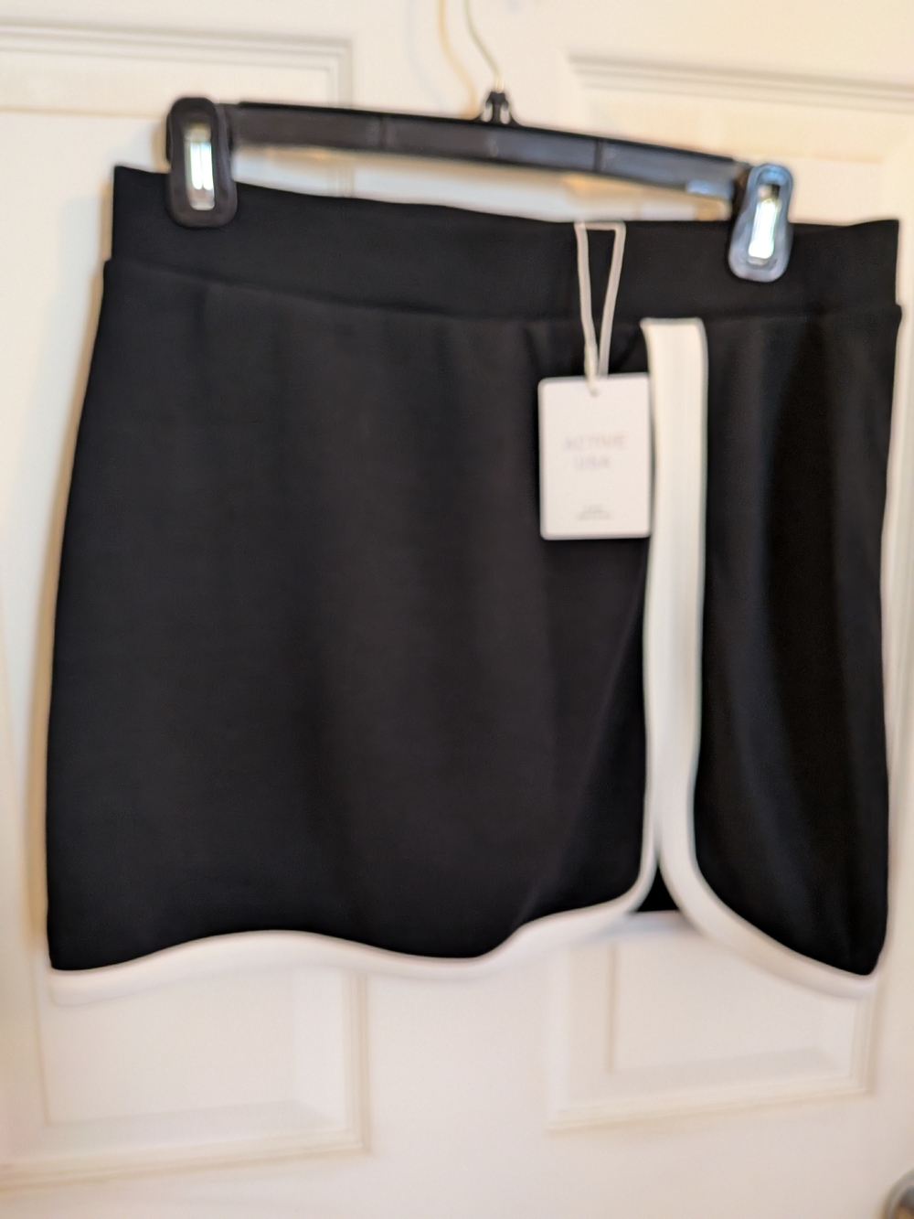 NWT Active USA Black Mini Skort with White Trim Sz L